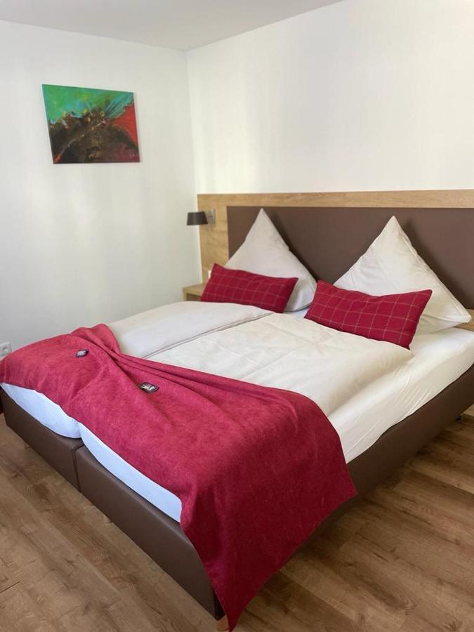 Landgasthaus Zur Linde Pleiskirchen المظهر الخارجي الصورة