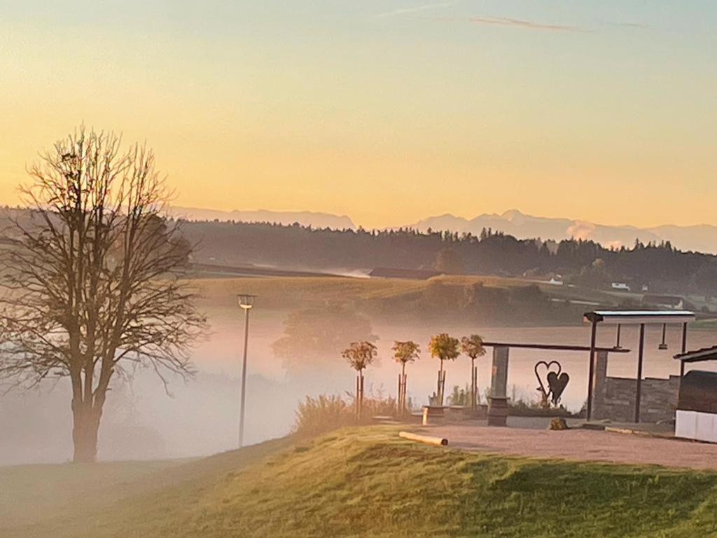 Landgasthaus Zur Linde Pleiskirchen المظهر الخارجي الصورة