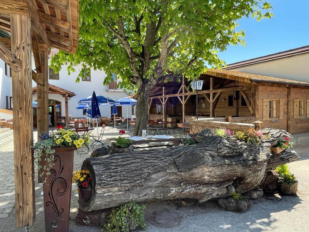 Landgasthaus Zur Linde Pleiskirchen المظهر الخارجي الصورة