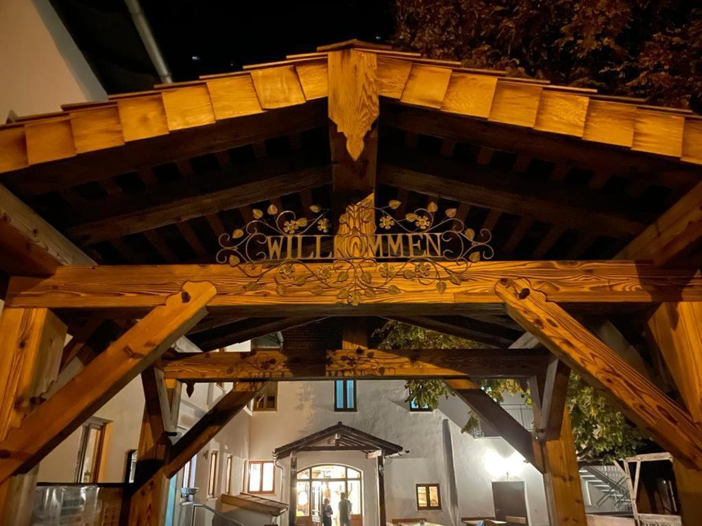 Landgasthaus Zur Linde Pleiskirchen المظهر الخارجي الصورة