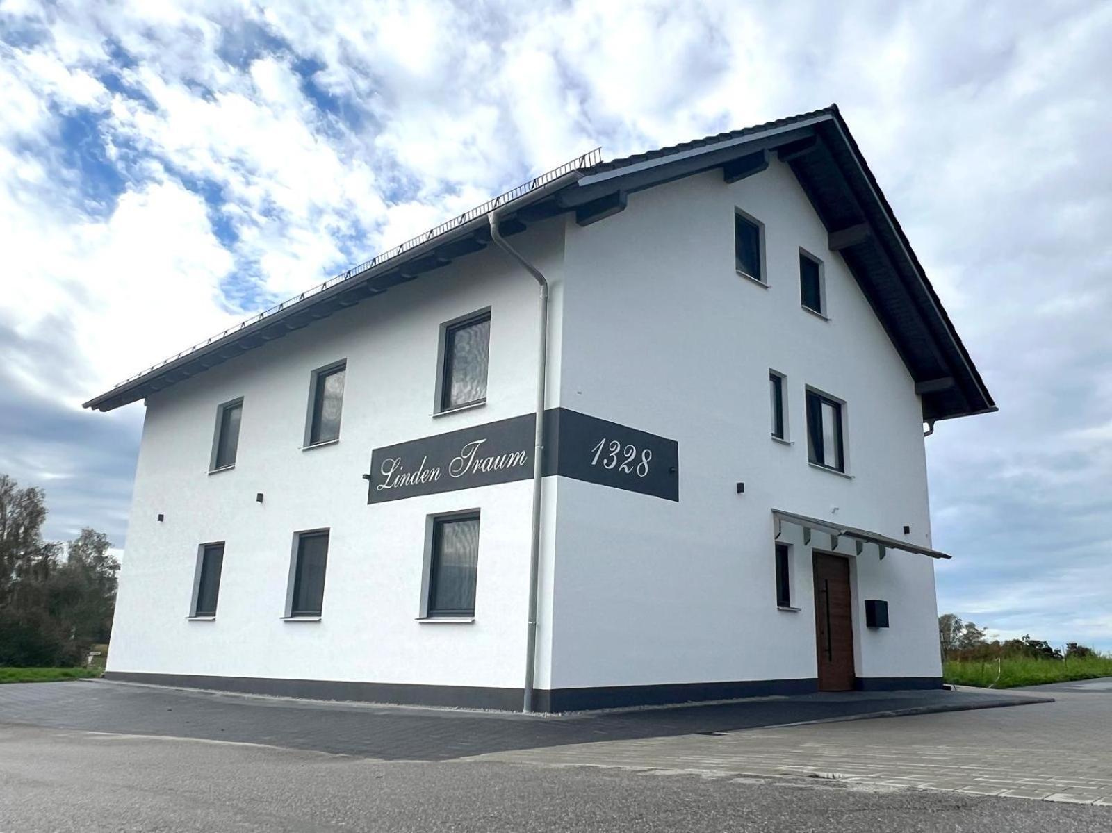 Landgasthaus Zur Linde Pleiskirchen المظهر الخارجي الصورة